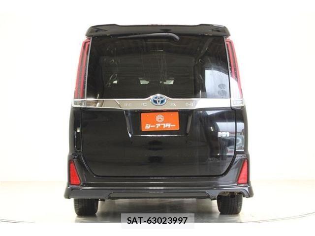 Toyota NOAH HYBRID 2017-08 6910413-11