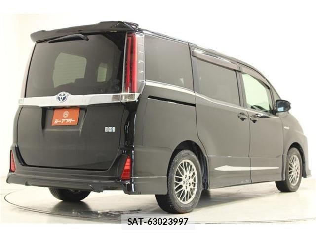 Toyota NOAH HYBRID 2017-08 6910413-12