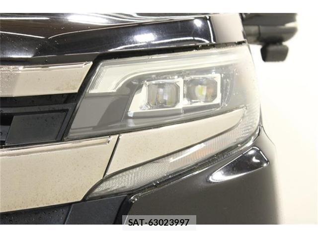 Toyota NOAH HYBRID 2017-08 6910413-15