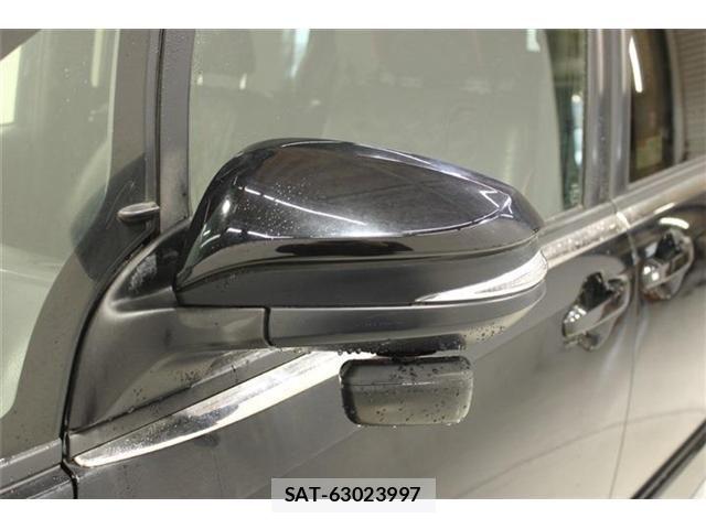 Toyota NOAH HYBRID 2017-08 6910413-20