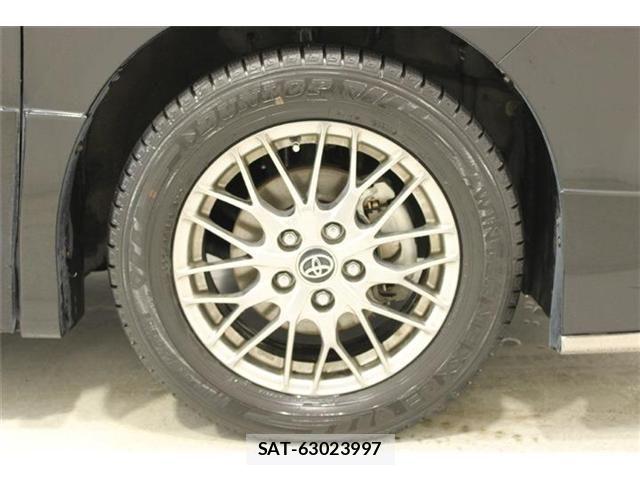 Toyota NOAH HYBRID 2017-08 6910413-22