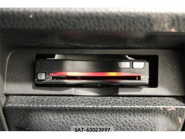 Toyota NOAH HYBRID 2017-08 6910413-5