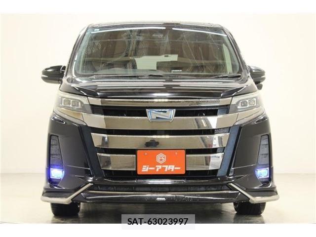 Toyota NOAH HYBRID 2017-08 6910413-7