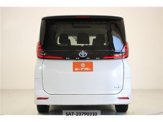 Toyota NOAH HYBRID 2023-03 6910406-10