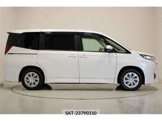 Toyota NOAH HYBRID 2023-03 6910406-12
