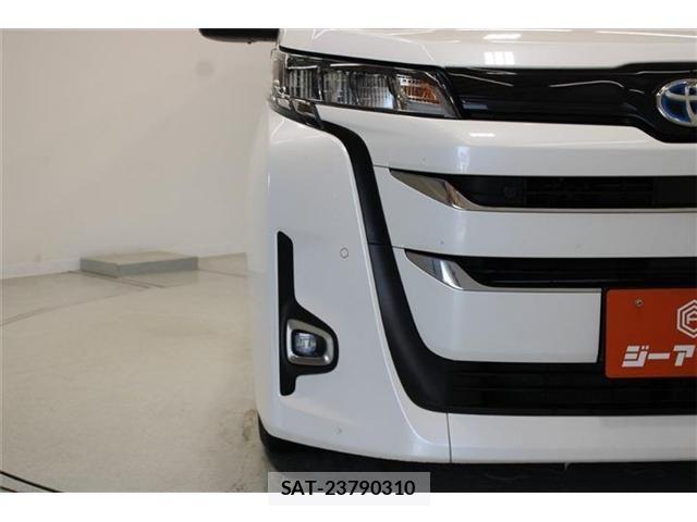 Toyota NOAH HYBRID 2023-03 6910406-15