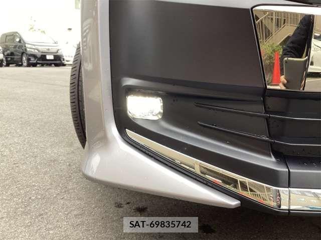 Toyota NOAH HYBRID 2025-06 6910396-19