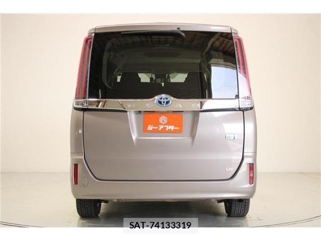Toyota NOAH HYBRID 2018-10 6910409-10