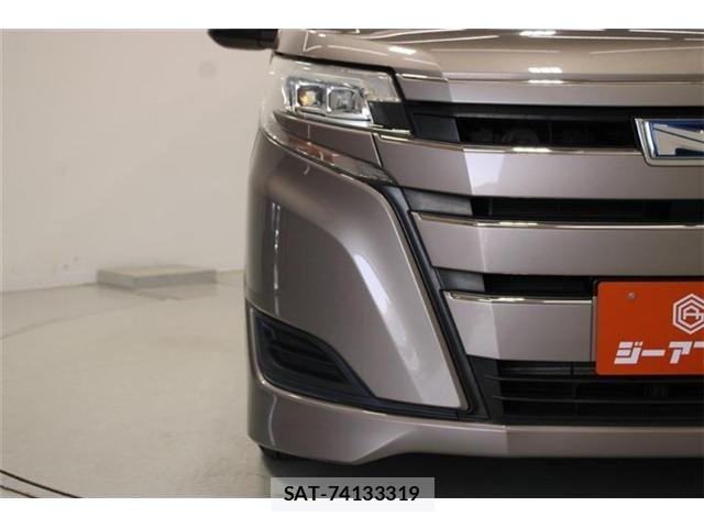 Toyota NOAH HYBRID 2018-10 6910409-15