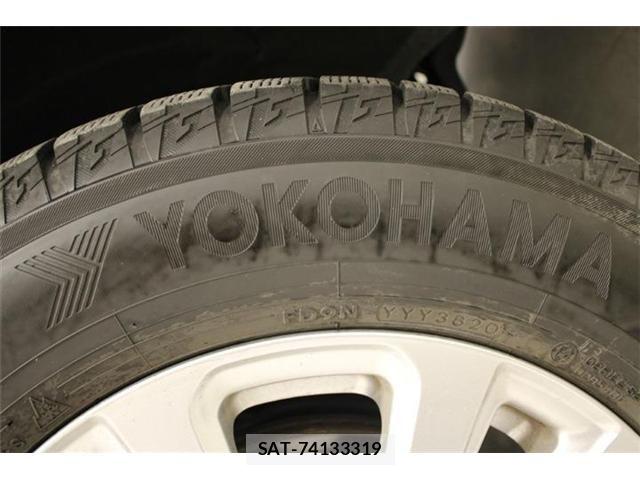 Toyota NOAH HYBRID 2018-10 6910409-25