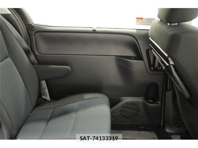 Toyota NOAH HYBRID 2018-10 6910409-29