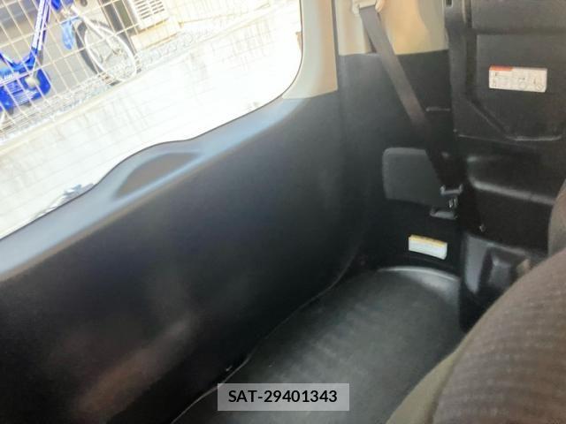 Toyota NOAH HYBRID 2015-03 6910423-17
