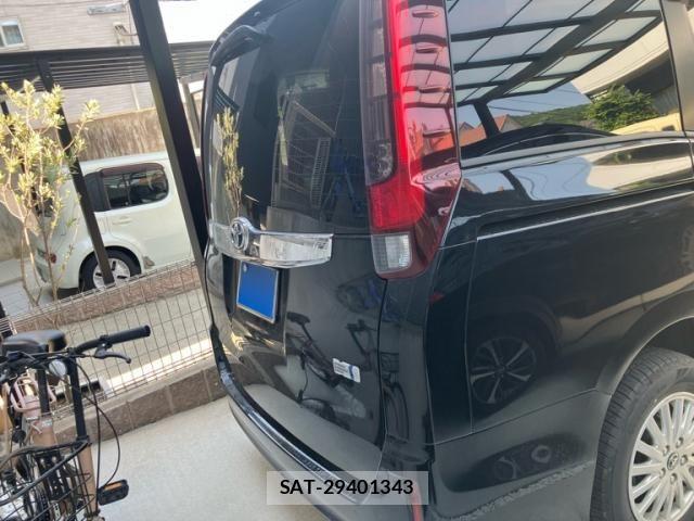 Toyota NOAH HYBRID 2015-03 6910423-2
