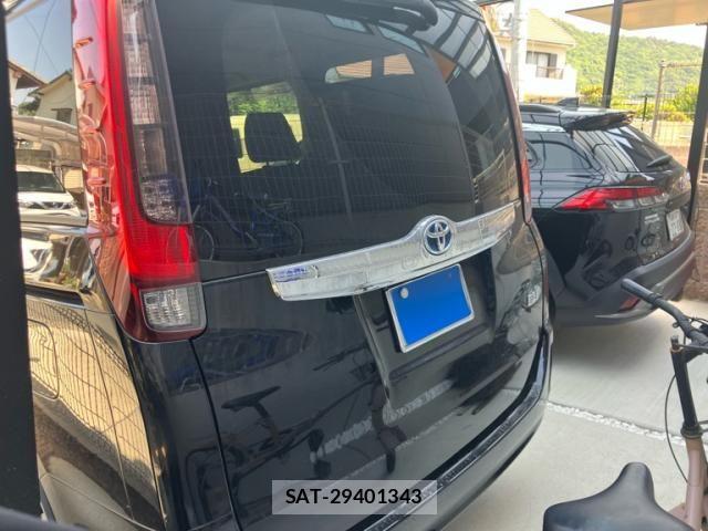 Toyota NOAH HYBRID 2015-03 6910423-3