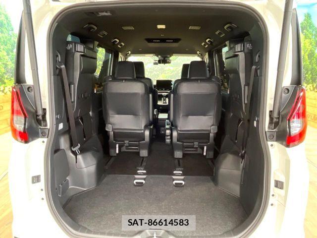 Toyota NOAH HYBRID 2023-06 6910397-10