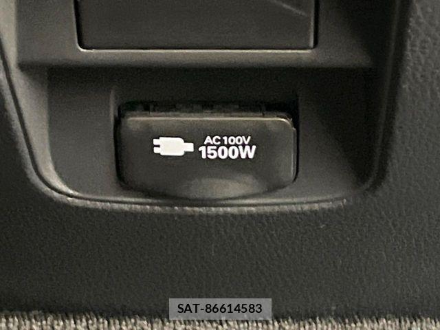 Toyota NOAH HYBRID 2023-06 6910397-5