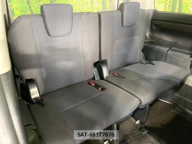 Toyota NOAH HYBRID 2019-10 6910411-9