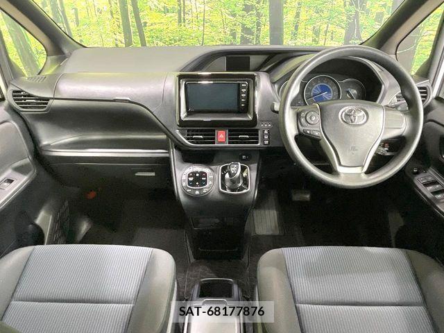 Toyota NOAH HYBRID 2019-10 6910411-1