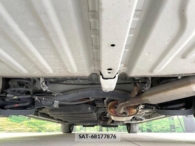 Toyota NOAH HYBRID 2019-10 6910411-19