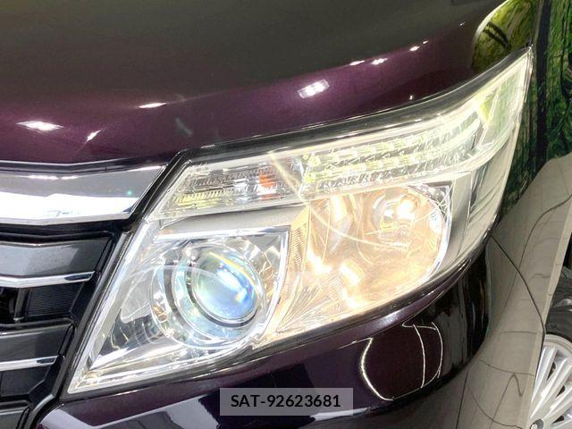 Toyota NOAH HYBRID 2014-06 6910424-12