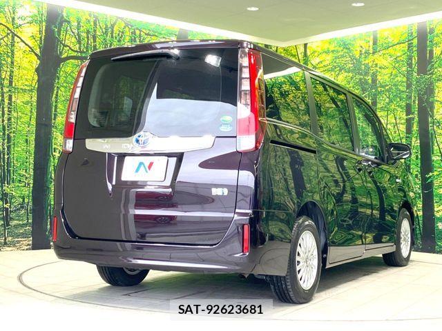 Toyota NOAH HYBRID 2014-06 6910424-17