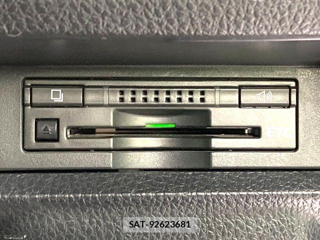 Toyota NOAH HYBRID 2014-06 6910424-4