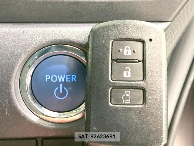 Toyota NOAH HYBRID 2014-06 6910424-6