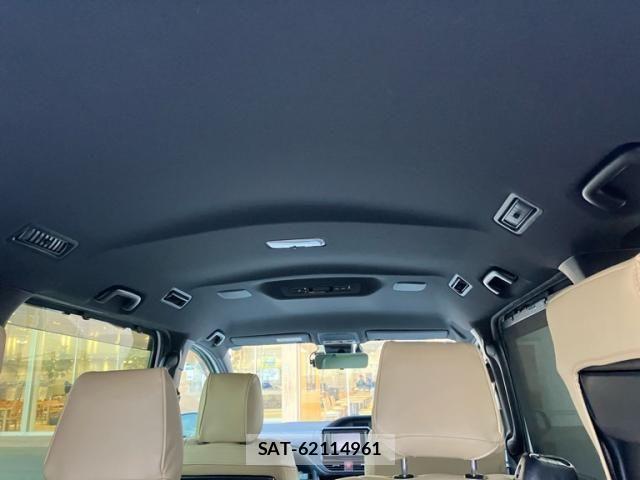 Toyota NOAH HYBRID 2019-05 6910421-13