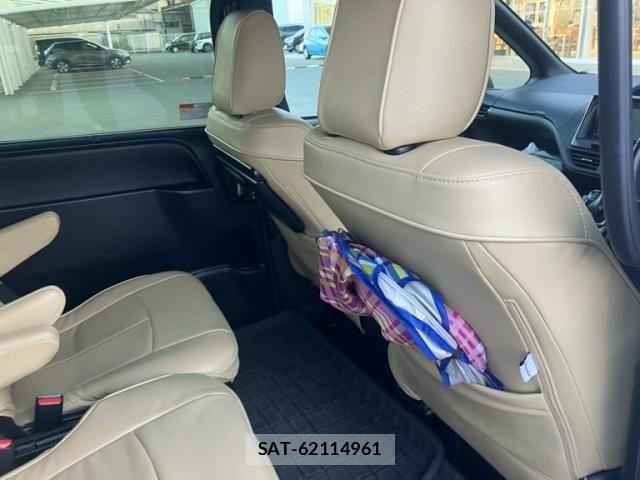 Toyota NOAH HYBRID 2019-05 6910421-15