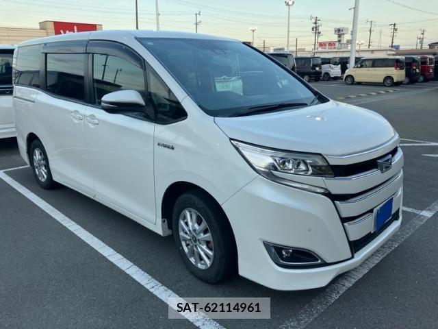 Toyota NOAH HYBRID 2019-05 6910421-1