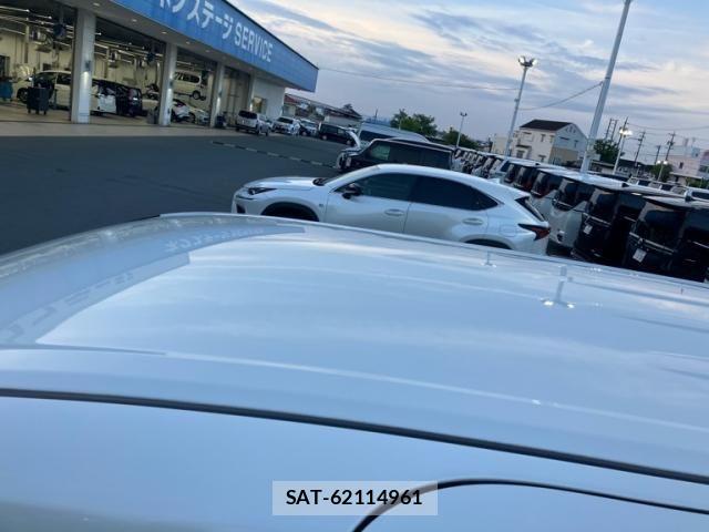 Toyota NOAH HYBRID 2019-05 6910421-5