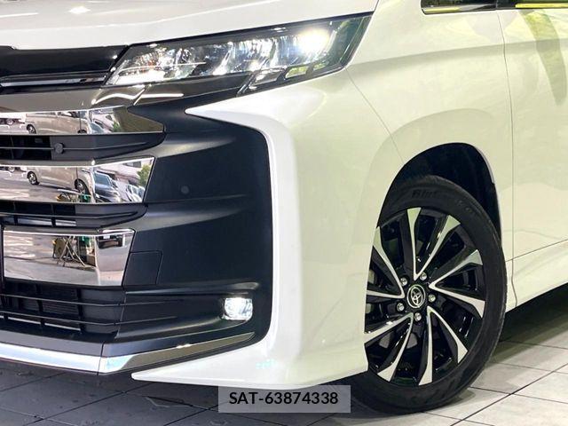 Toyota NOAH HYBRID 2023-07 6996428-12