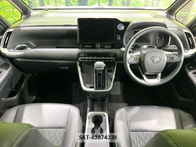 Toyota NOAH HYBRID 2023-07 6996428-1
