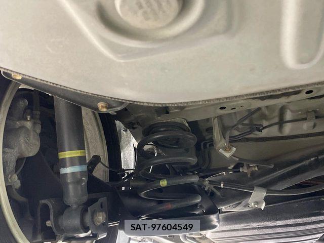 Toyota NOAH HYBRID 2014-09 6996446-19