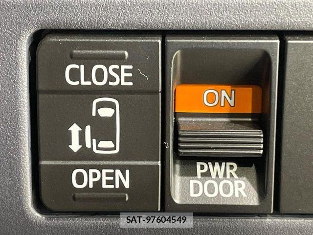 Toyota NOAH HYBRID 2014-09 6996446-2