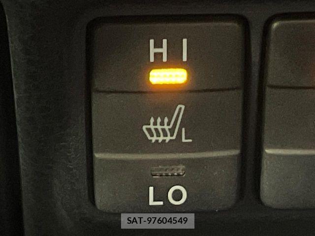 Toyota NOAH HYBRID 2014-09 6996446-5