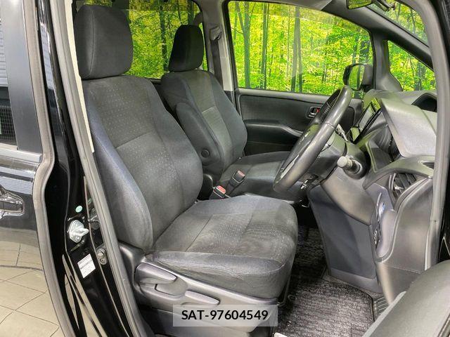 Toyota NOAH HYBRID 2014-09 6996446-6