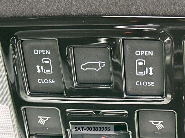 Toyota NOAH HYBRID 2022-06 6996469-5