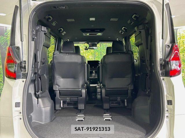 Toyota NOAH HYBRID 2023-02 7021090-10
