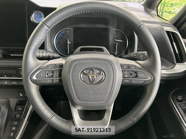 Toyota NOAH HYBRID 2023-02 7021090-11