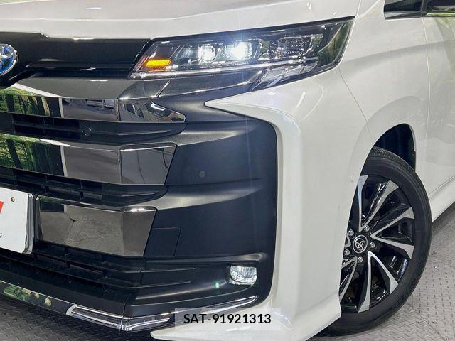 Toyota NOAH HYBRID 2023-02 7021090-12