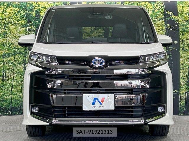 Toyota NOAH HYBRID 2023-02 7021090-14