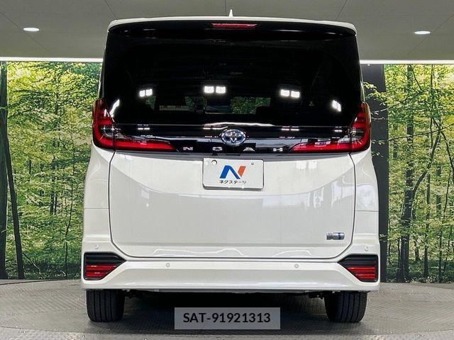 Toyota NOAH HYBRID 2023-02 7021090-15