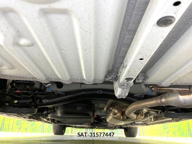 Toyota NOAH HYBRID 2023-06 7021091-18