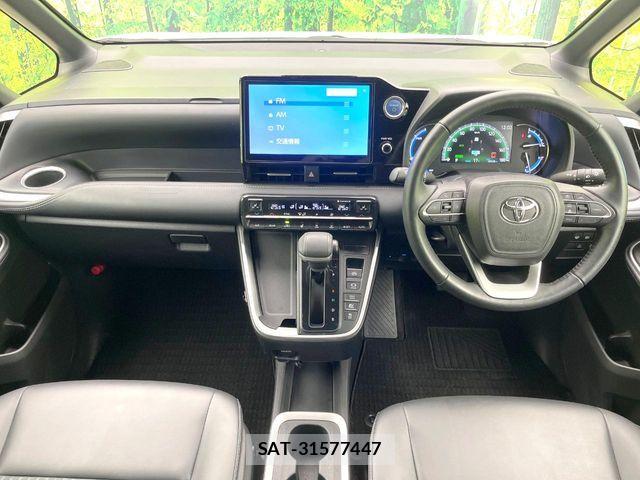 Toyota NOAH HYBRID 2023-06 7021091-1