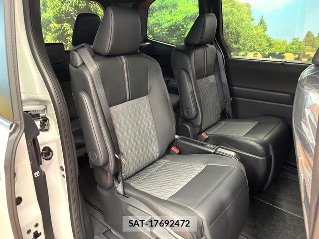 Toyota NOAH HYBRID 2026-04 7021087-10