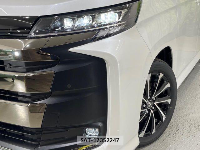 Toyota NOAH HYBRID 2026-04 7059958-12
