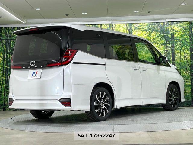 Toyota NOAH HYBRID 2026-04 7059958-17