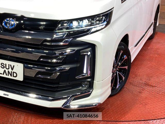 Toyota NOAH HYBRID 2023-02 7059966-11