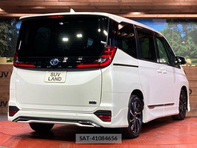 Toyota NOAH HYBRID 2023-02 7059966-16